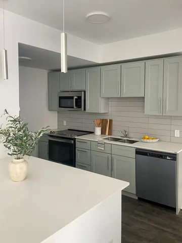 $2,000 | 20 Stephenson Aman Street, Somerville, MA 02144