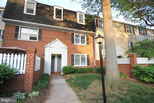 $2,375 | 2832 South Wakefield Street, Unit C, Arlington, VA 22206