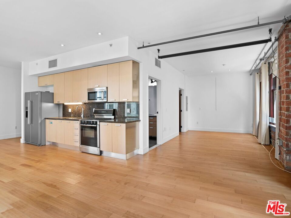 460 South Spring Street, Unit 512 Los Angeles, CA 90013 - Photo 7 of 33