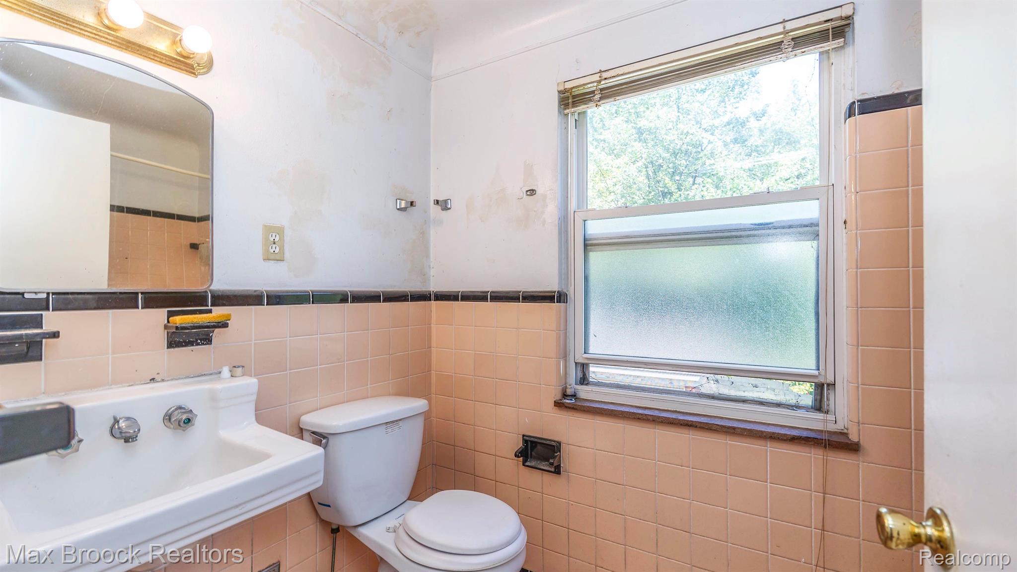 3250 West Seven Mile Road Detroit, MI 48221 - Photo 33 of 44 Gallery Image 33