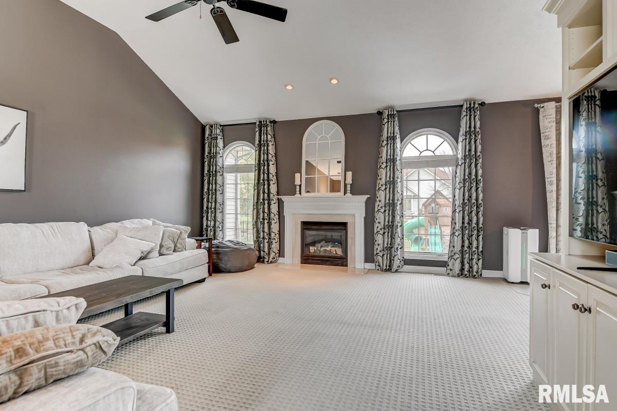 911 Deerfield Road Chatham, IL 62629 - Photo 11 of 45 Gallery Image 11