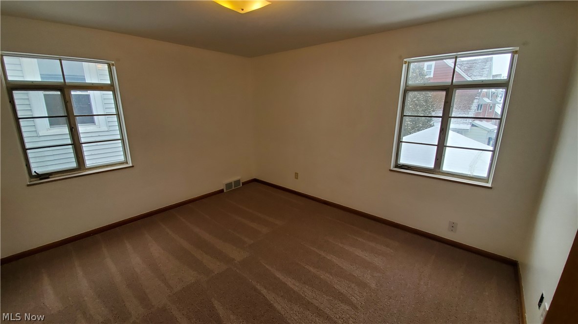 18043 Neff Road Cleveland, OH 44119 - Photo 6 of 10 Gallery Image 6