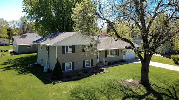 $235,000 | 807 North Renville Street, Winthrop, MN 55396