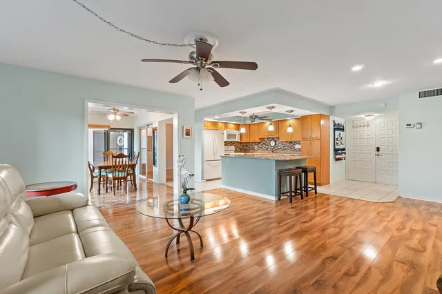 $250,000 | 1800 Southeast St Lucie Boulevard, Unit 7106, Stuart, FL 34996