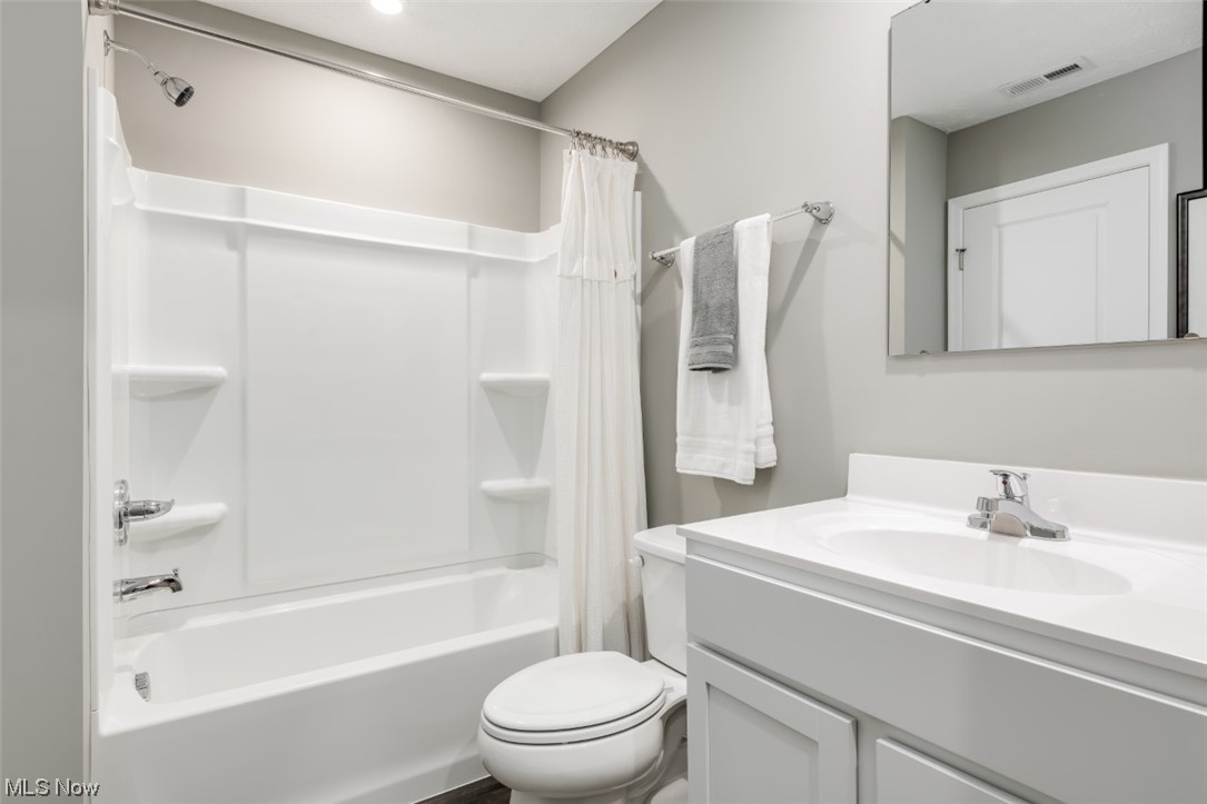 214 Raintree Lane Painesville, OH 44077 - Photo 12 of 13 Gallery Image 12