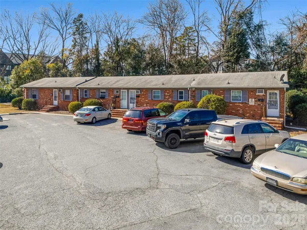 a car parked in front of a building