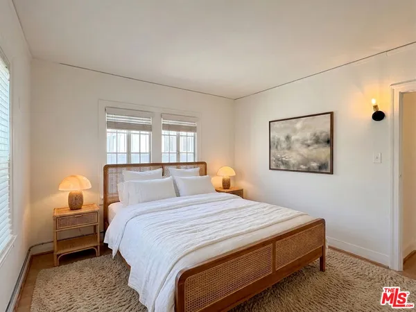 $3,200 | 173 North Mariposa Avenue, Los Angeles, CA 90004