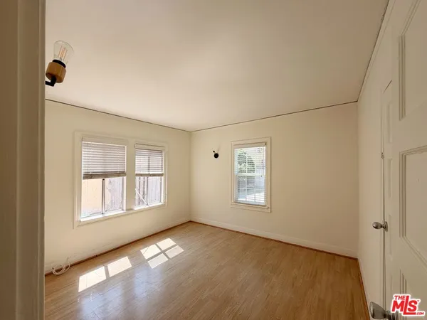 $3,200 | 173 North Mariposa Avenue, Los Angeles, CA 90004