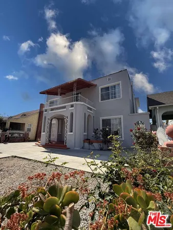 $3,200 | 173 North Mariposa Avenue, Los Angeles, CA 90004