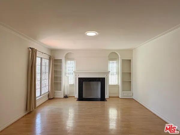 $3,200 | 173 North Mariposa Avenue, Los Angeles, CA 90004