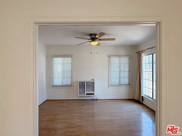 $3,200 | 173 North Mariposa Avenue, Los Angeles, CA 90004