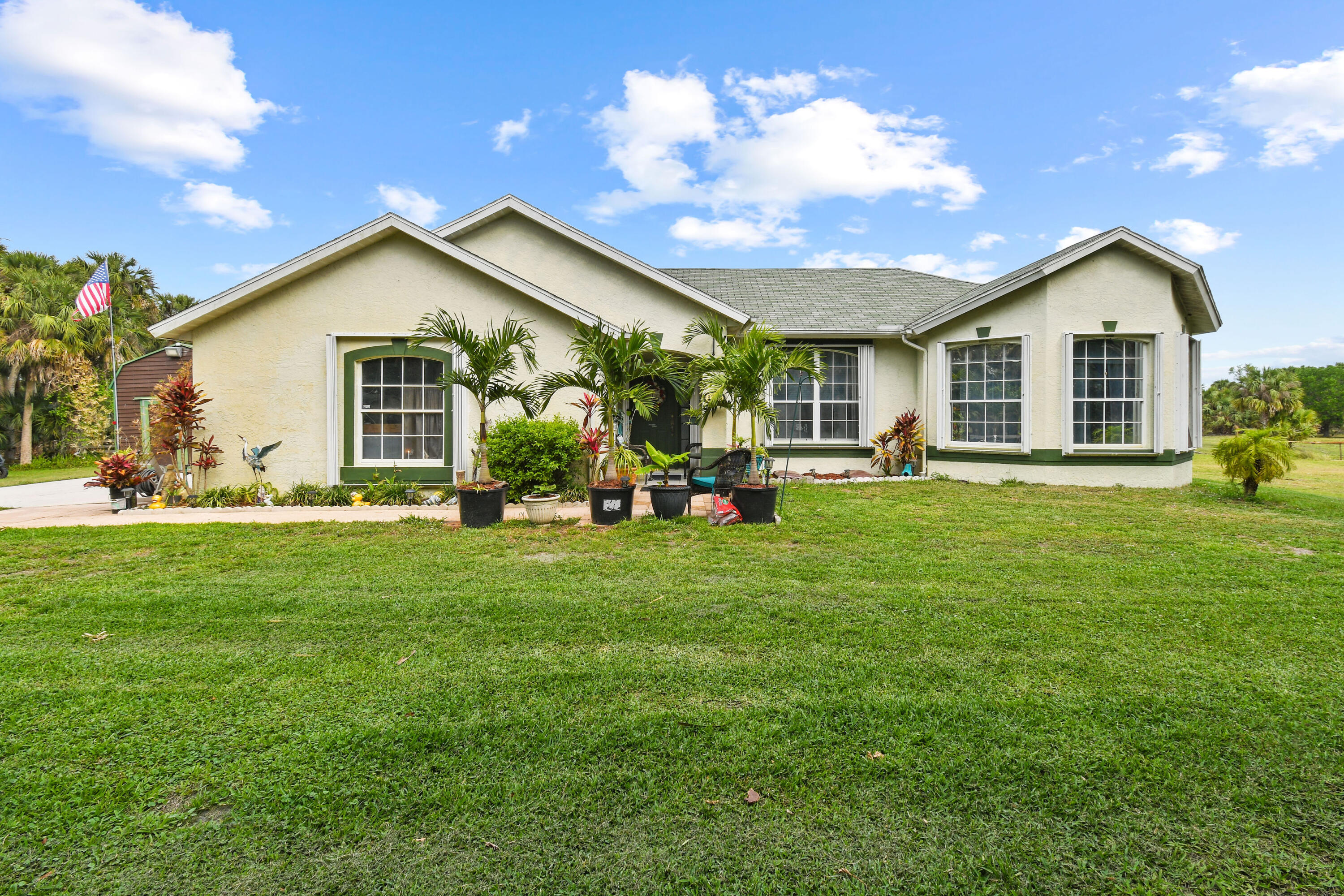 9340 Carlton Road Port St. Lucie, FL 34987 - Photo 4 of 36 9340CarltonRd_05 - Copy