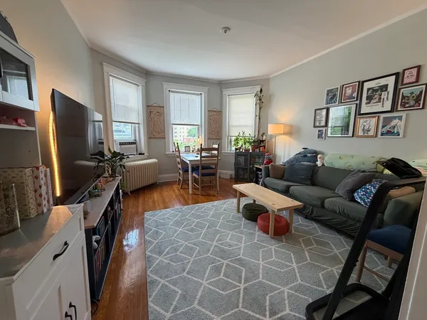 $2,750 | 1572 Commonwealth Avenue, Unit 16, Boston, MA 02135