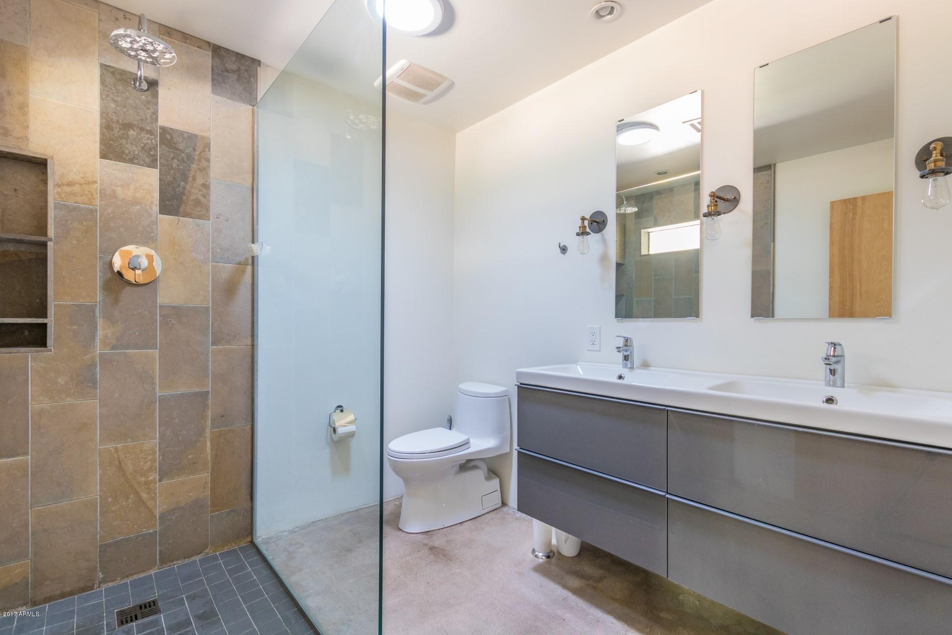 1912 East Lawrence Road Phoenix, AZ 85016 - Photo 14 of 25 0013-Lawrence (13)