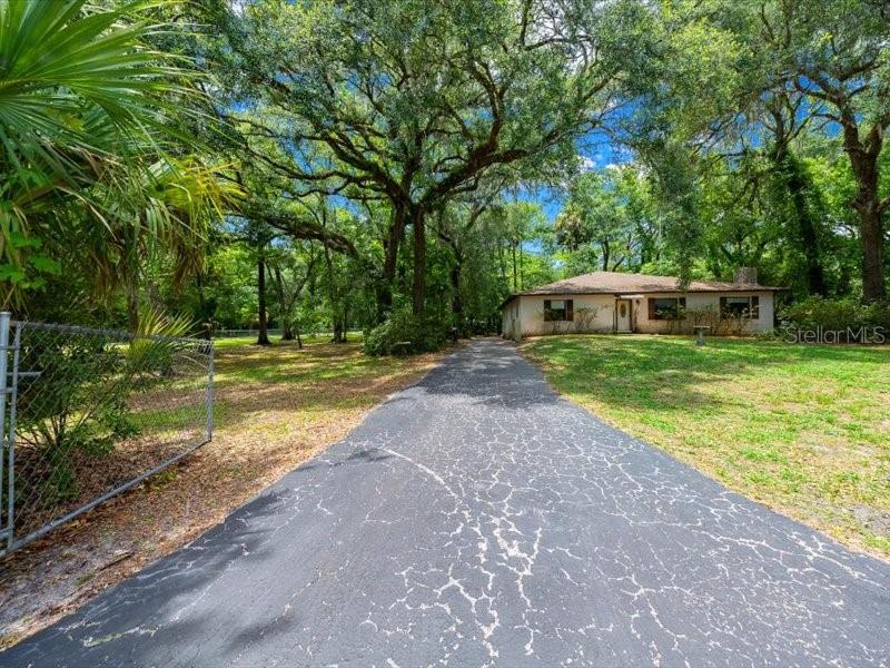 495 North Robin Hood Road Inverness, FL 34450 - Photo 3 of 34
