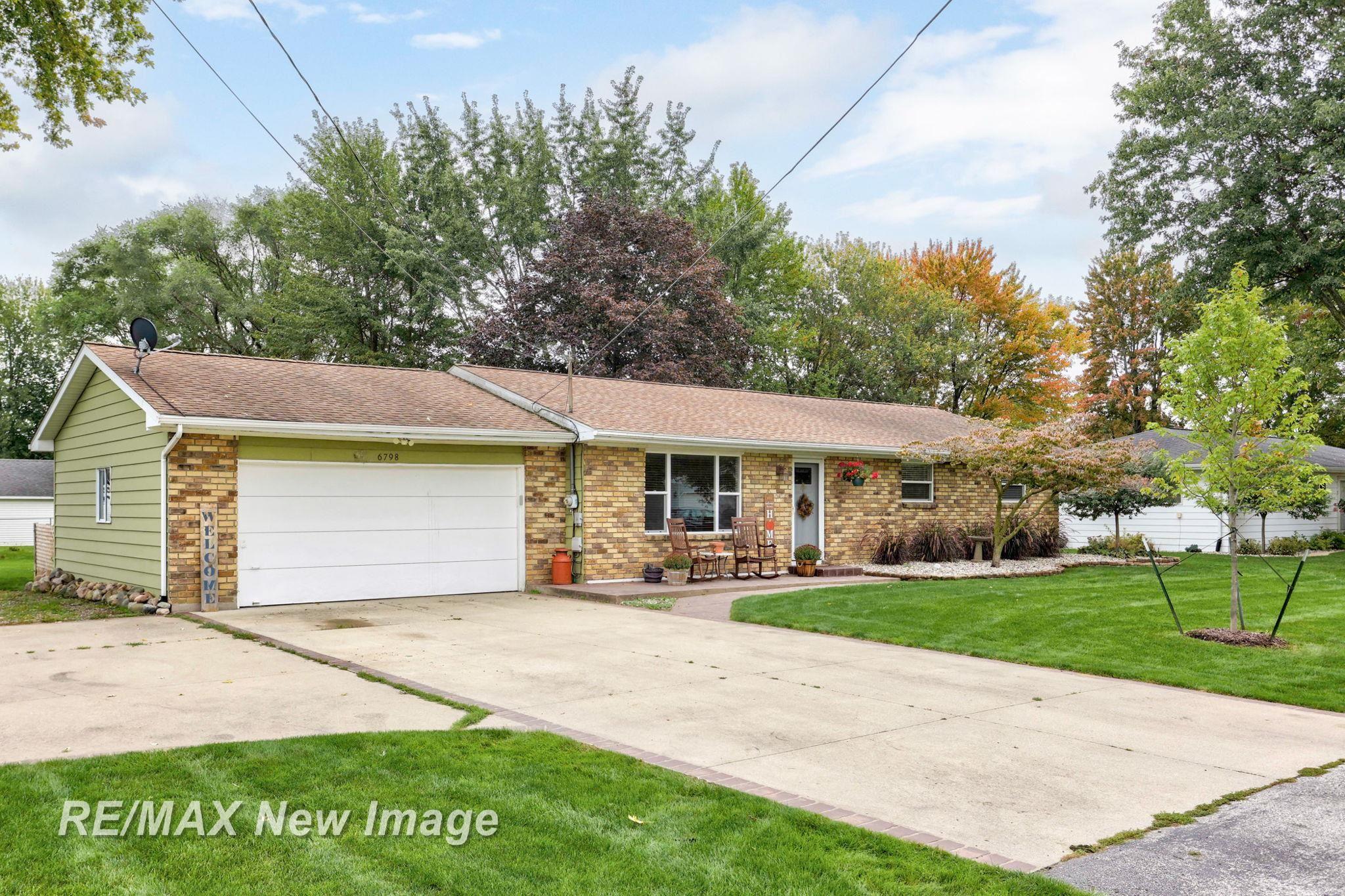 6798 Griffore Road Saginaw, MI 48604 - Photo 2 of 33