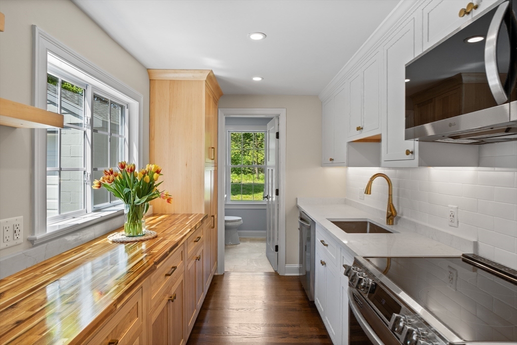 48 Springs Road Bedford, MA 01730 - Photo 15 of 40