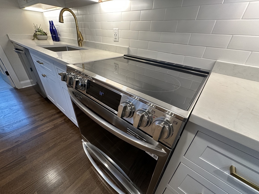 48 Springs Road Bedford, MA 01730 - Photo 17 of 40