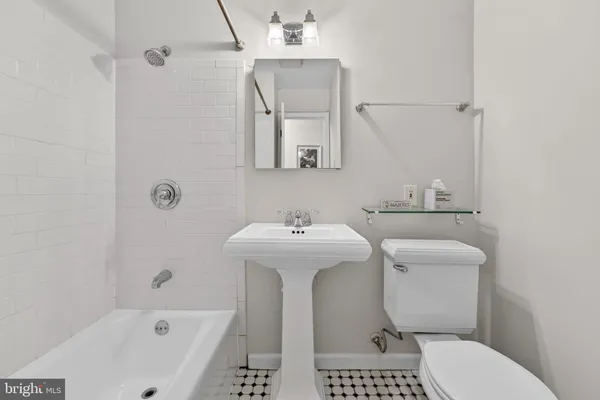 $1,225,000 | 1117 G Street Southeast, Washington, DC 20003