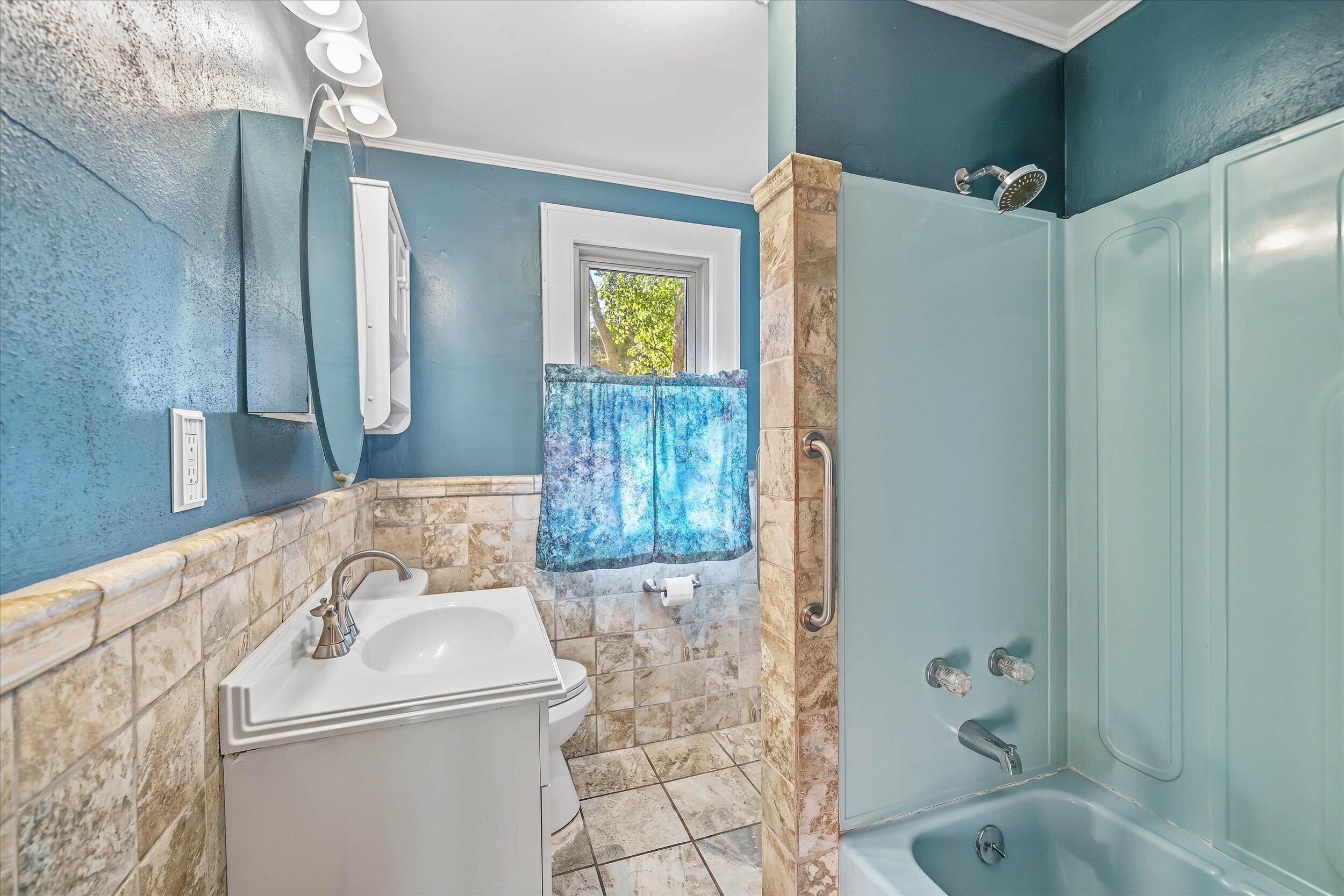N70W5886 Bridge Road Cedarburg, WI 53012 - Photo 20 of 42 17-Bathroom