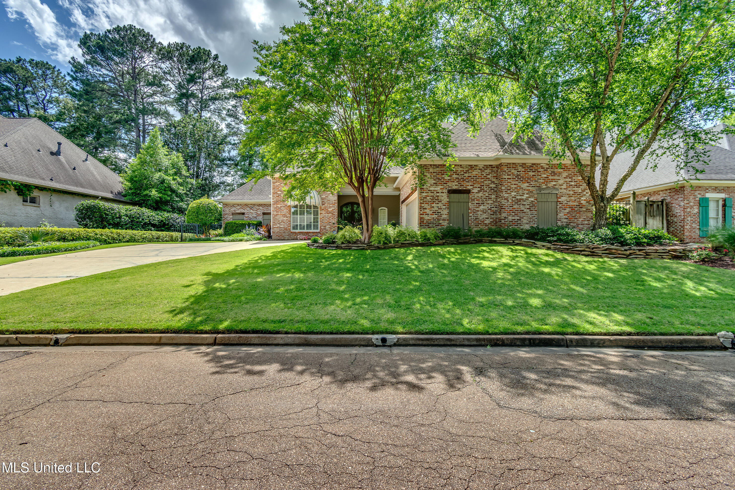 524 Heatherstone Court Ridgeland, MS 39157 - Photo 3 of 68 524 Heatherstone Ct-5