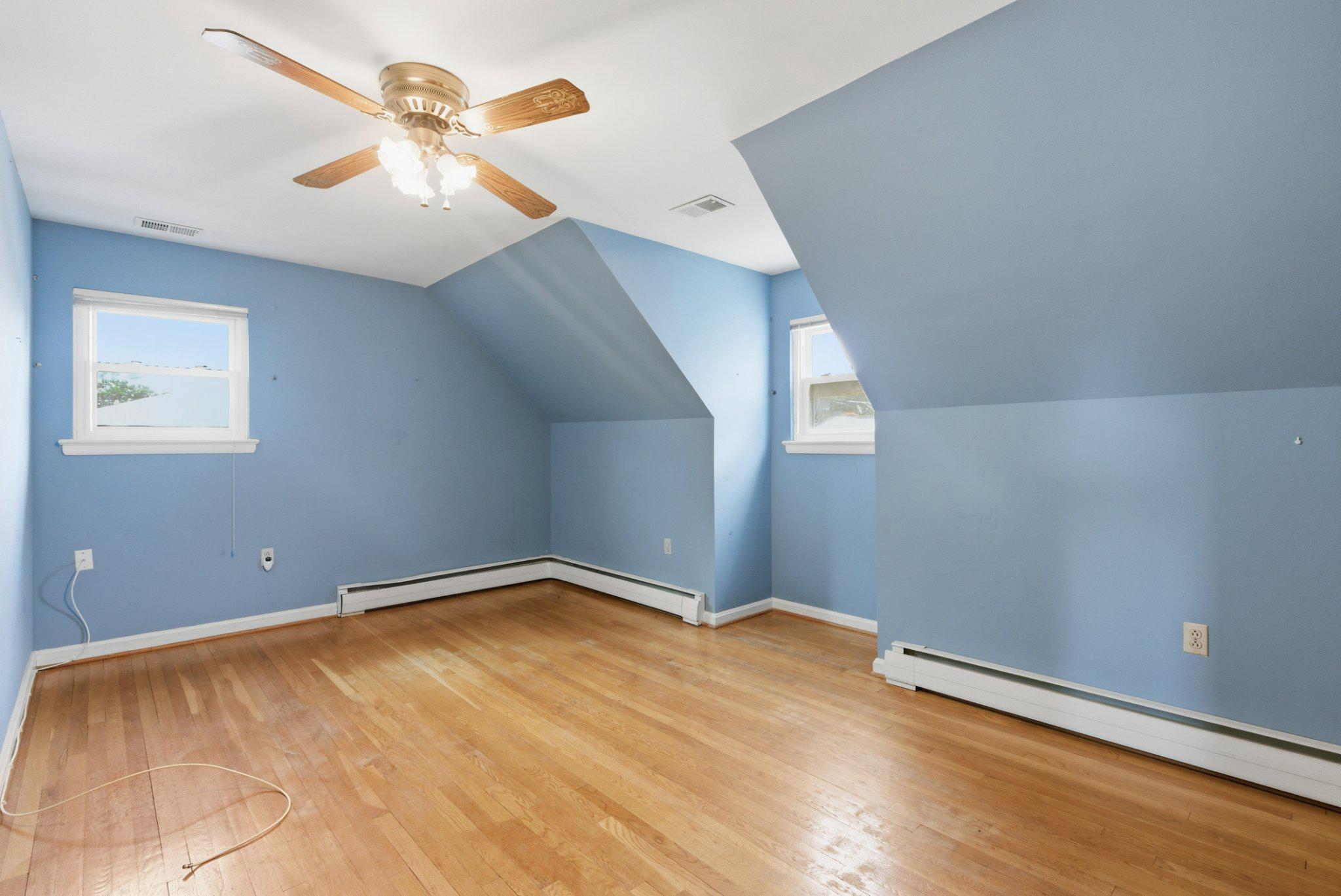 1110 Chillum Manor Road Hyattsville, MD 20783 - Photo 19 of 30 Upper-level bedroom