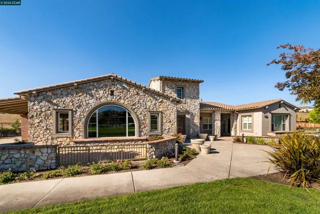 $2,195,000 | 836 Griffon Court, Danville, CA 94506