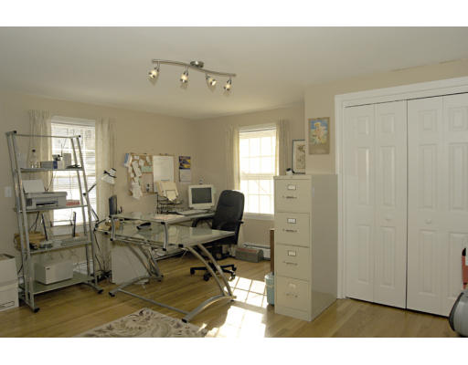 39 Bear Hill Road Reading, MA 01867 - Photo 11 of 22 Gallery Image 11