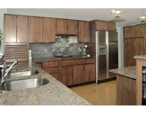 39 Bear Hill Road Reading, MA 01867 - Photo 5 of 22 Gallery Image 5