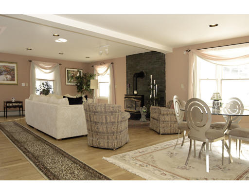 39 Bear Hill Road Reading, MA 01867 - Photo 8 of 22 Gallery Image 8