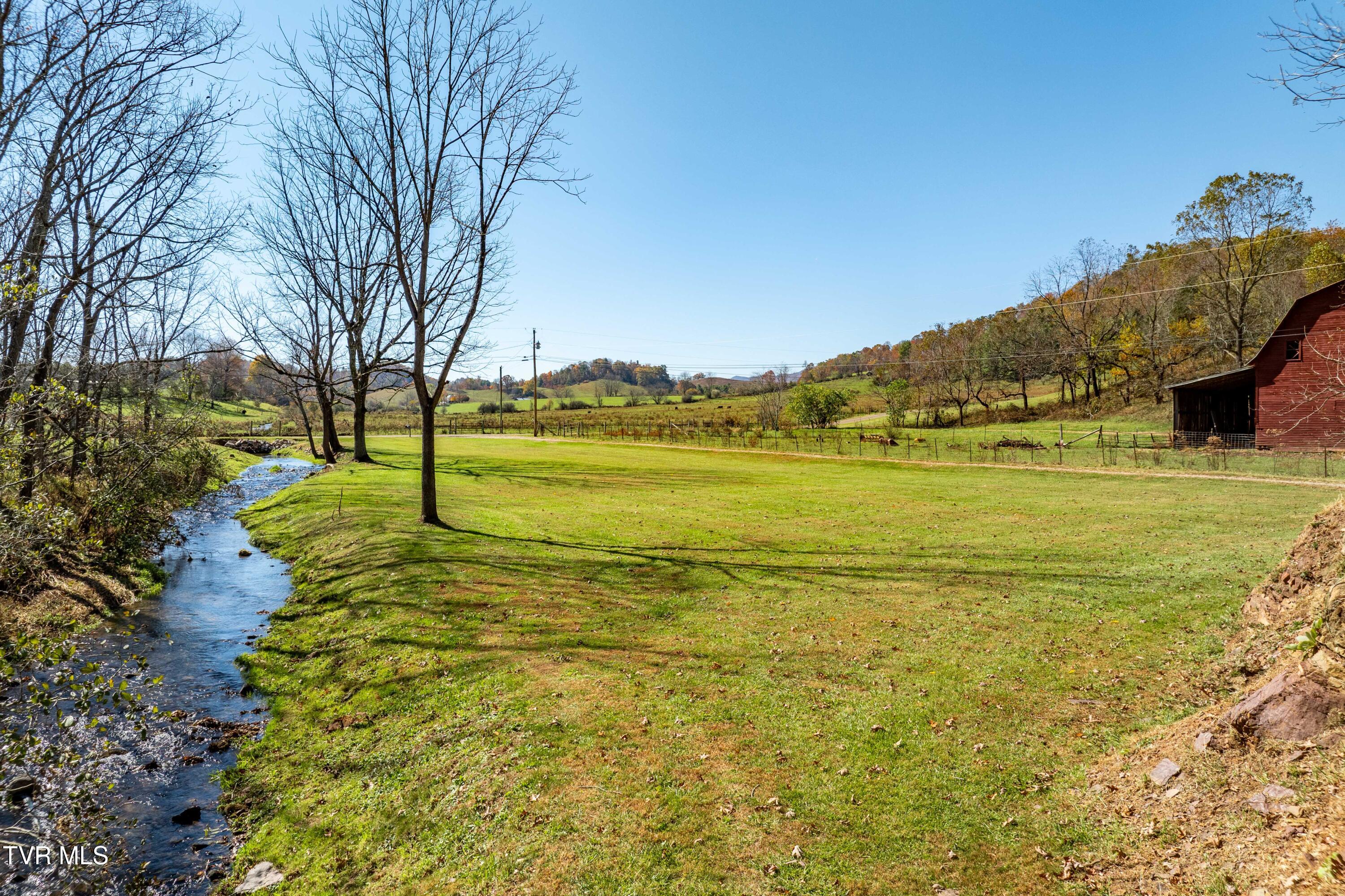 274 Rambo Road Mountain City, TN 37683 - Photo 7 of 76 274 Rambo Rd (34 of 124)