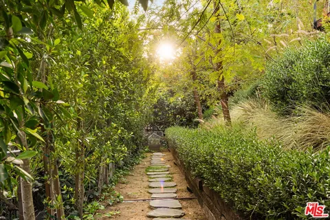 $3,489,000 | 8410 Edwin Drive, Los Angeles, CA 90046