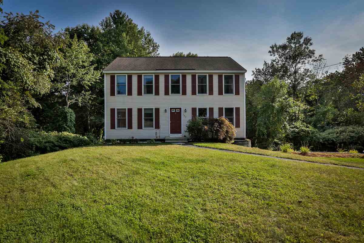165 Haverhill Road Salem, NH 03079 - Photo 3 of 30