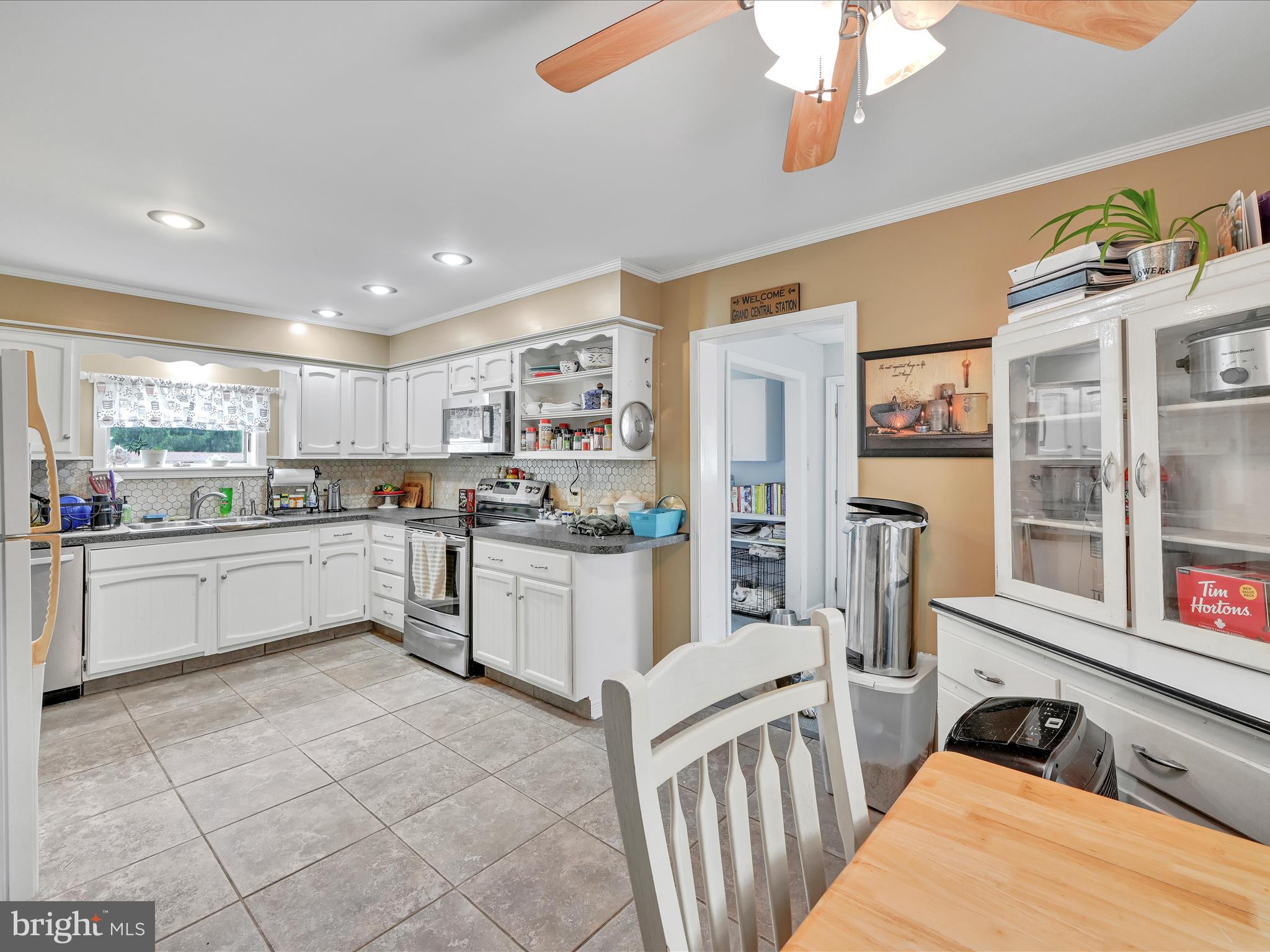 163 2nd Street Coaldale, PA 18218 - Photo 10 of 30 Kitchen