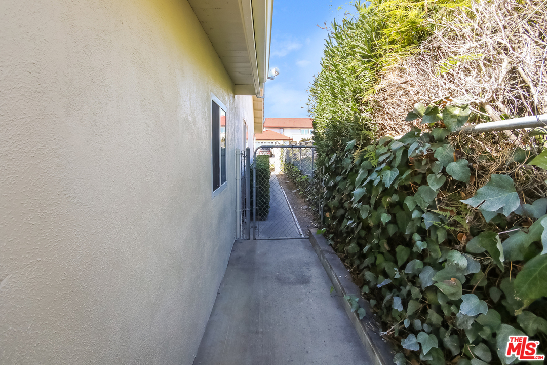 1068 Overlook Ridge Road Diamond Bar, CA 91765 - Photo 26 of 27 Gallery Image 26