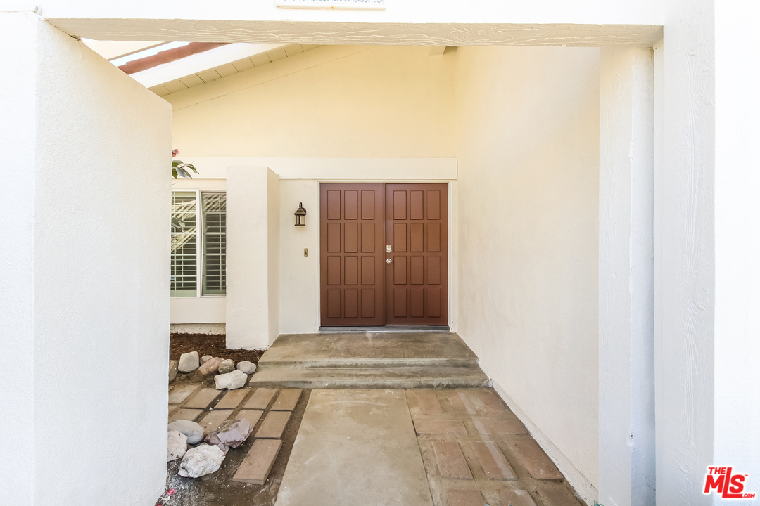 1068 Overlook Ridge Road Diamond Bar, CA 91765 - Photo 7 of 27 Gallery Image 7