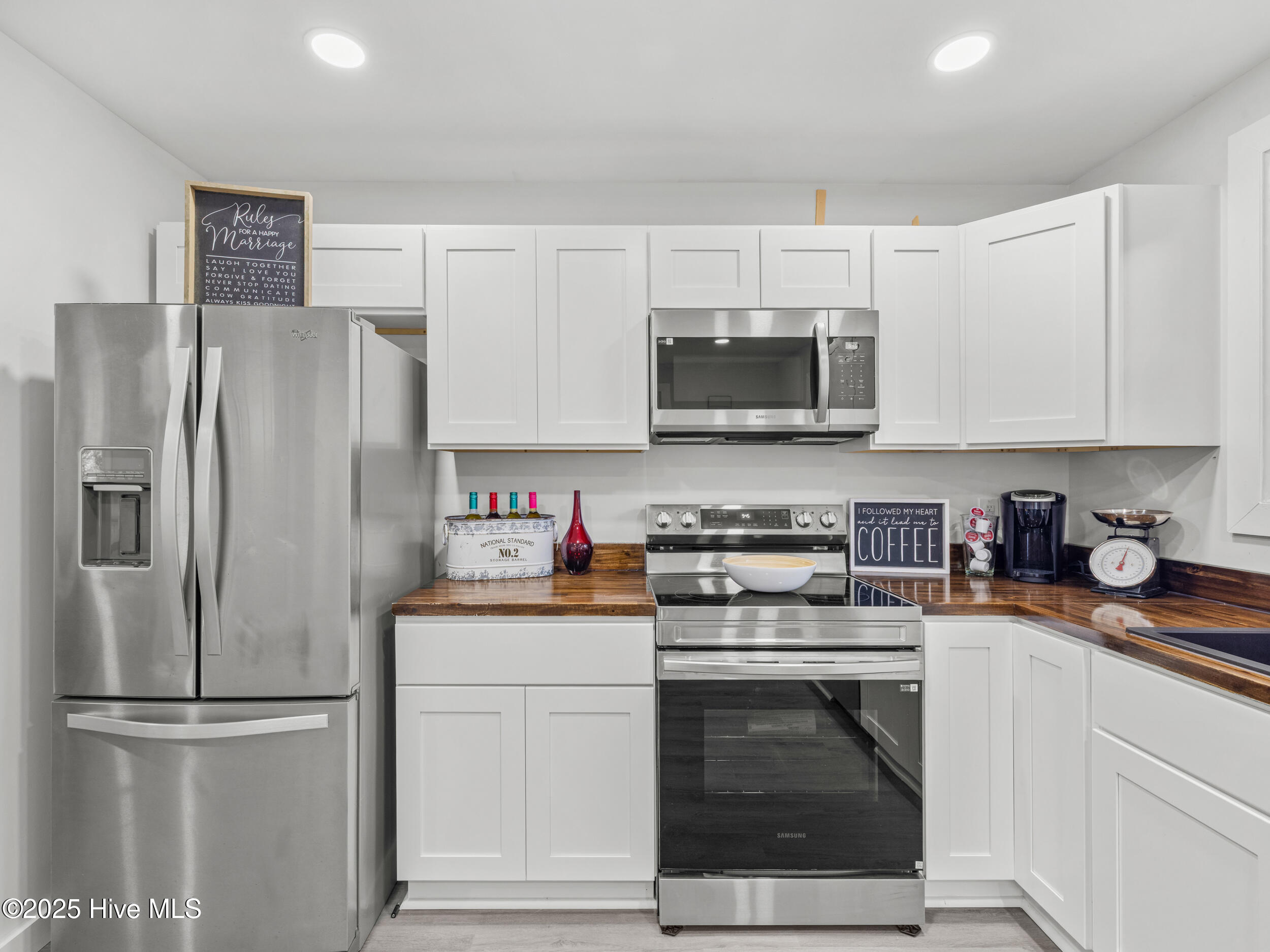 6 Glendale Road Jacksonville, NC 28540 - Photo 17 of 40 Kitchen