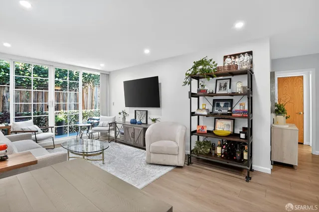 $709,000 | 222 Laurel Street, Unit 109, San Carlos, CA 94070