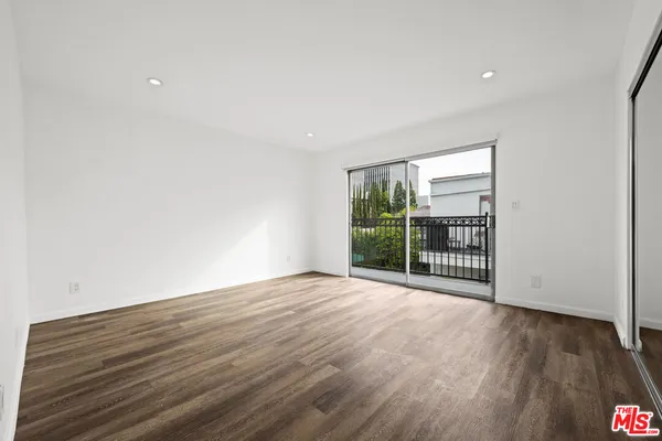 $5,850 | 136 South Palm Drive, Unit 301, Beverly Hills, CA 90212