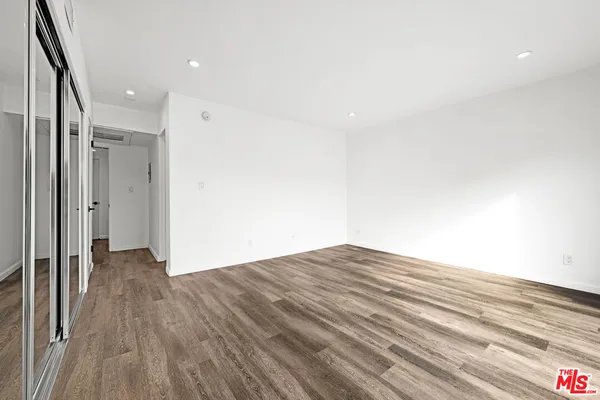 $5,850 | 136 South Palm Drive, Unit 301, Beverly Hills, CA 90212