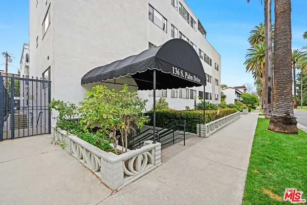 $5,850 | 136 South Palm Drive, Unit 301, Beverly Hills, CA 90212