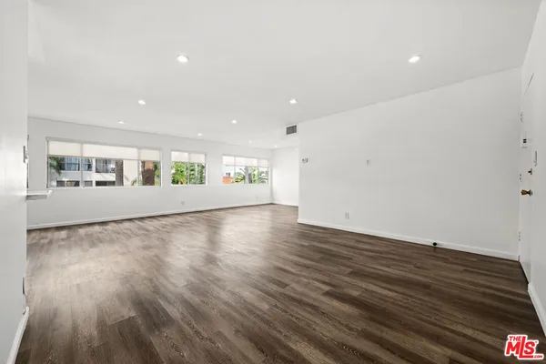 $5,850 | 136 South Palm Drive, Unit 301, Beverly Hills, CA 90212