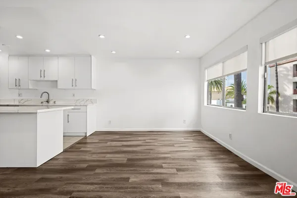 $5,850 | 136 South Palm Drive, Unit 301, Beverly Hills, CA 90212