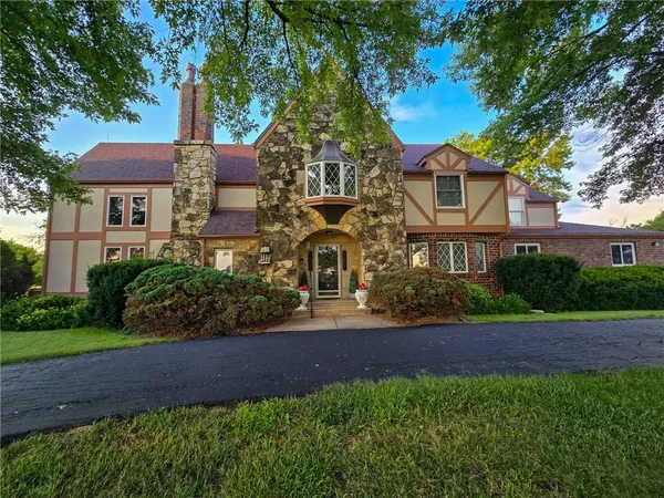 $695,000 | 3187 56th Highway, Herington, KS 67449