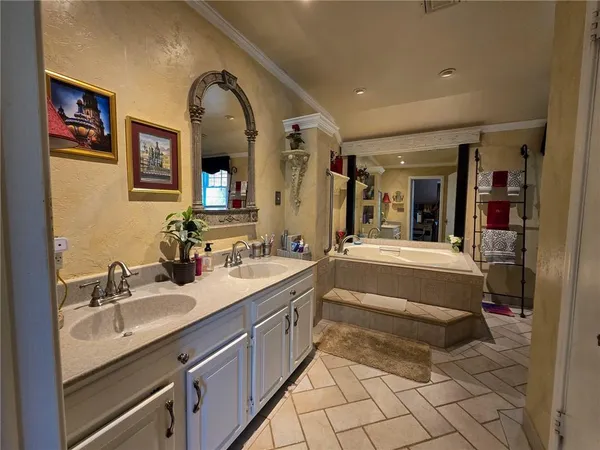 $695,000 | 3187 56th Highway, Herington, KS 67449