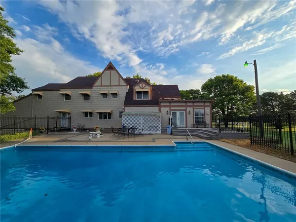 $695,000 | 3187 56th Highway, Herington, KS 67449