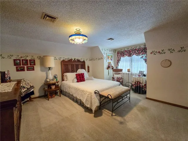 $695,000 | 3187 56th Highway, Herington, KS 67449