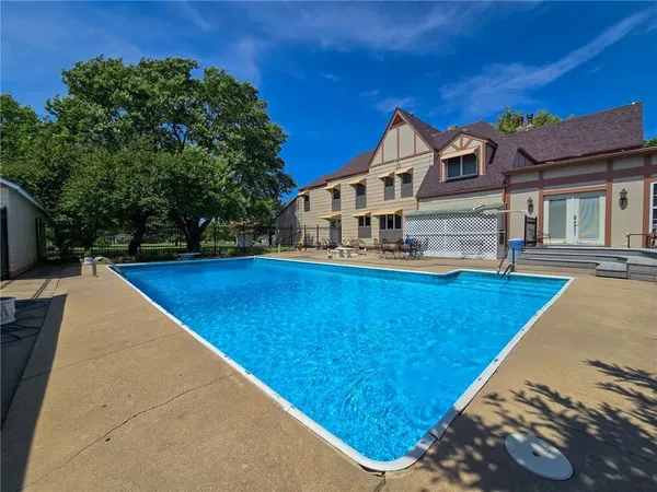 $695,000 | 3187 56th Highway, Herington, KS 67449