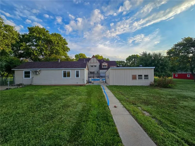 $695,000 | 3187 56th Highway, Herington, KS 67449