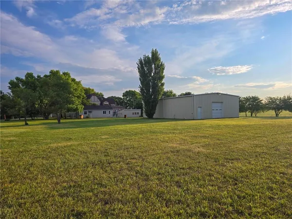 $695,000 | 3187 56th Highway, Herington, KS 67449